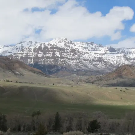 The Mountain Man - Yellowstone and Cody Cabin with spectacular views