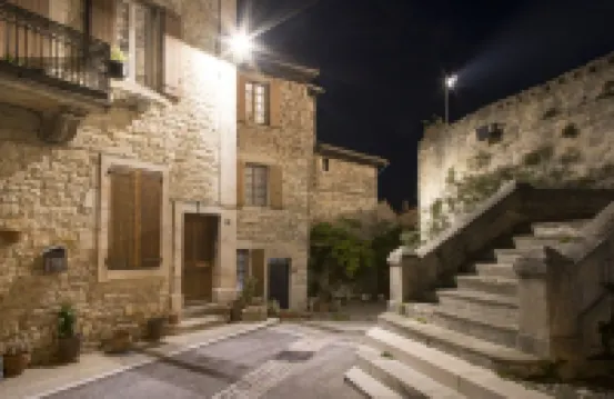 Gîte Léonie " Entre Cèze et Ardèche " 30430 BARJAC