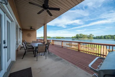 Ultimate Lakefront Retreat in Hot Springs with Private Boat Slip!