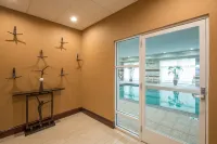 Hampton Inn Kingston - Swimmingpools