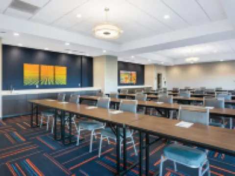 瑟克爾維爾歡朋飯店 皮卡韋縣住宿飯店