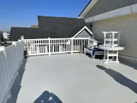 Condo, 2 Bedrooms, 1 Bath, Sleeps 6, 1 Block from beach