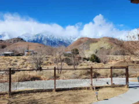 Mt Whitney View Home! Hotels in Lone Pine