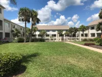 Best Beach view condo 2 story 2br 1.5ba views of ocean,pool & intercoastal. - 2-Star