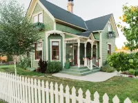Victorian Secrets 1897 Home - Curious? Eclectic, convenient & ❤️ of wine country Hotels in Newberg