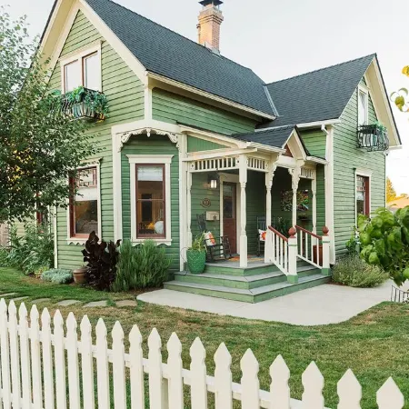 Victorian Secrets 1897 Home - Curious? Eclectic, convenient & ❤️ of wine country