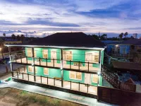 Top floor upscale contemporary space with great views and great location