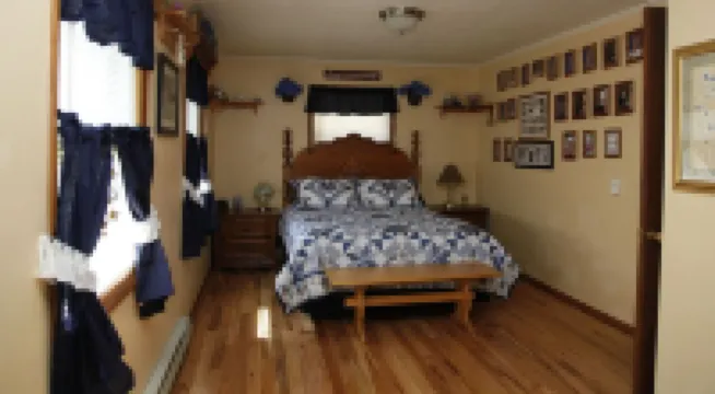 Grandma & Grandpa's House, Come Enjoy the Mountains   STR - 136