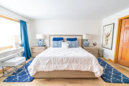 Mountainside perfection in Park City! 5 star condo in the heart of the action