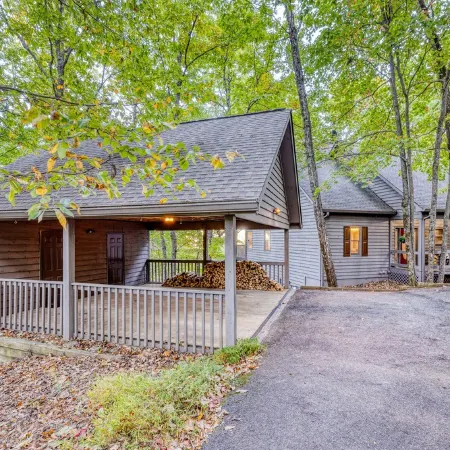 Amazing Mountain View Cabin All Suites - Firepit+Game Room+Karaoke+EV Charger