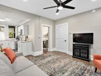 Cute and Cozy 1 Bedroom Apt! Pet Friendly! Great WiFi!