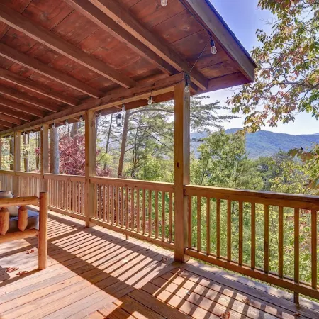Great Mountain Views, Family Friendly, Hot tub, 5 miles to Downtown Blue Ridge