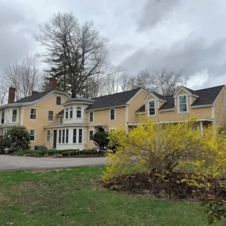 Potager Farm Historic Private Townhouse Sleeps 4 with Pool.