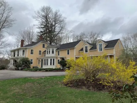 Potager Farm Historic Private Townhouse Sleeps 4 with Pool. Отели рядом с достопримечательностью «The Mill Works»