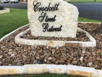 ❤️Luxury Crockett Street Retreat, hot tub and outdoor fireplace! Downtown