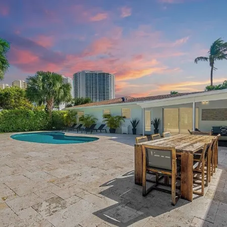 Yacht Harbor Oasis: Beach Bliss with Private Pool