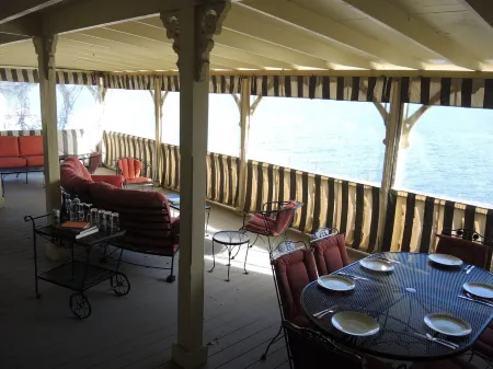 YOUR LUXURY GETAWAY! Elegant residential suite + dock + covered veranda