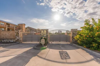 Winter Texans WelcomedSpecial Rates for Mid-Term Rental Hotels near Camp Fimfo Texas Hill Country