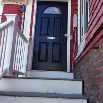 Downtown condo with a great location near waterfront, “a block from the Rock” Отели рядом с достопримечательностью «Plymouth Mayflower»