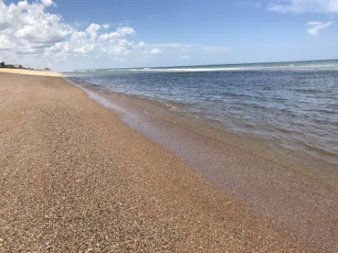 400ft to private beach. Riverfront,dock,pool,kayaks Elevator, 1.6 acres