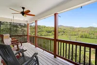 NEW! Valley View Mountain Getaway