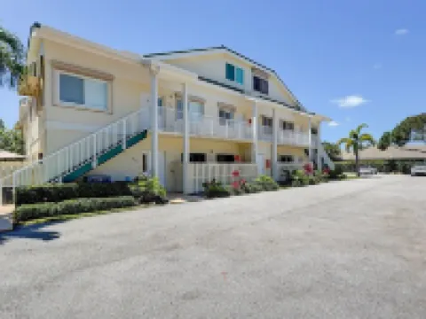 The Captain’s Quarters - WALK TO BEACH! Hotels in Jupiter