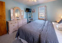 Waterfront, Dog friendly, & private boat ramp