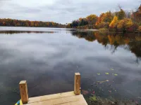 Blue Heron Point - Hot Tub, Kayaks, Fishing, 3 bedrooms on a no wake lake Hotels in Montcalm County