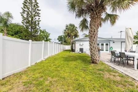 5Min from BEACH 3 Bedrooms+2 Baths Home with POOL