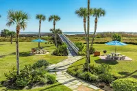 Three bed room, beach- front  end unit with magnificent views, on the11 floor.