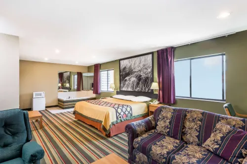 슈퍼 8 바이 윈덤 채누트