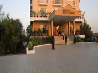 Hotel Kbs Grand Hotels in Pohegaon Kh.