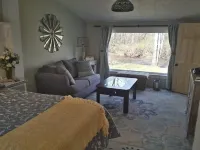 OCT Dates Open! Beautiful Creek! Birds, Ducks, Close to Pigeon Forge