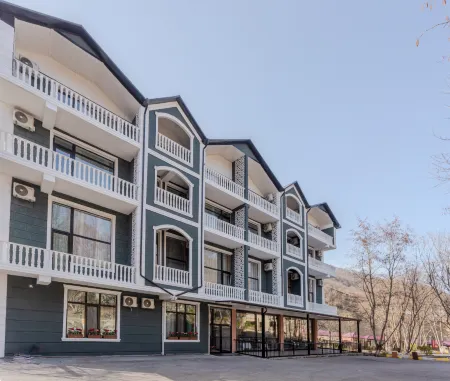 Maajid Quba Hotel&Restaurant Sanatorium Отели в г. Qechresh