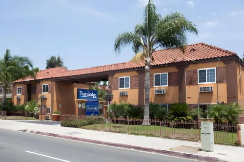 Express Inn & Suites Ontario Airport Hotels in Upland