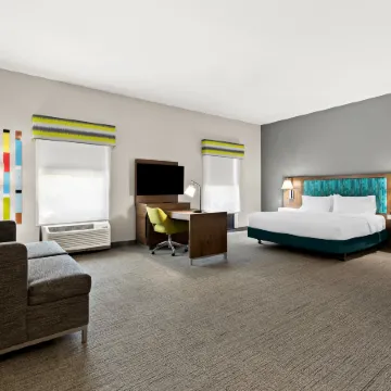 Hampton Inn & Suites Canton