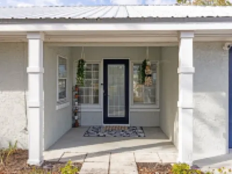 3/2.5 Private Sarasota Pool Home. Close to Beaches. Fenced Yard. Pet Friendly Hoteles en Whitfield