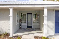 Private Sarasota Pool Home. Close to Beaches. Fenced Yard. Pet Friendly