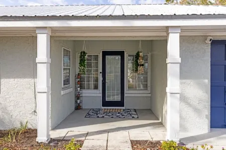 Private Sarasota Pool Home. Close to Beaches. Fenced Yard. Pet Friendly