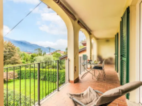 Paradiso Hotel a Gravedona ed Uniti