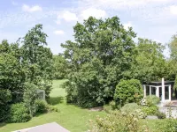 Pluto Hotels near De Onderneming
