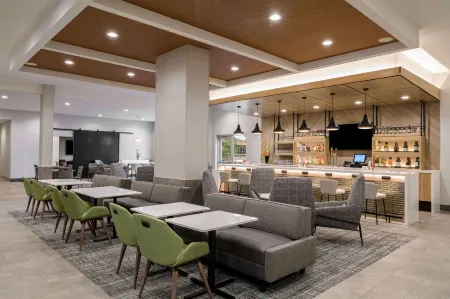 Hyatt House Louisville East Отели в г. Сейнт Мэттьюс