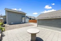 Brand new oceanfront home with amazing views! Hôtels à proximité de : Beachfront Park