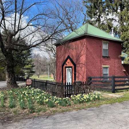 Welcome to Bourbon Oak Smokehouse, in the heart of Bardstown, KY