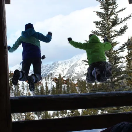 Truly Ski In/Ski Out Condo! Spacious- Sleeps 11! Great Mountain Views!