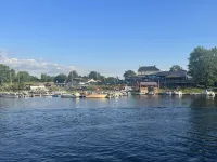Lovely waterfront 2 bedroom apartment Hotel a New Franklin