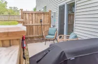 Clean New Townhome: Comfort and Convenience Await!
