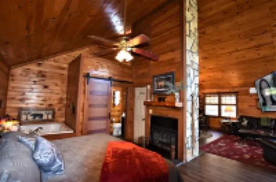 Vista Ridge Cabin, A Romantic Getaway in Helen, GA