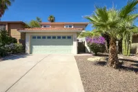 Adjoining Mountain Preserve - Hiking, Mtn Biking, horse stables, golf courses Hotels in Ahwatukee Foothills