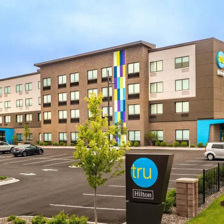 Tru by Hilton Madison West